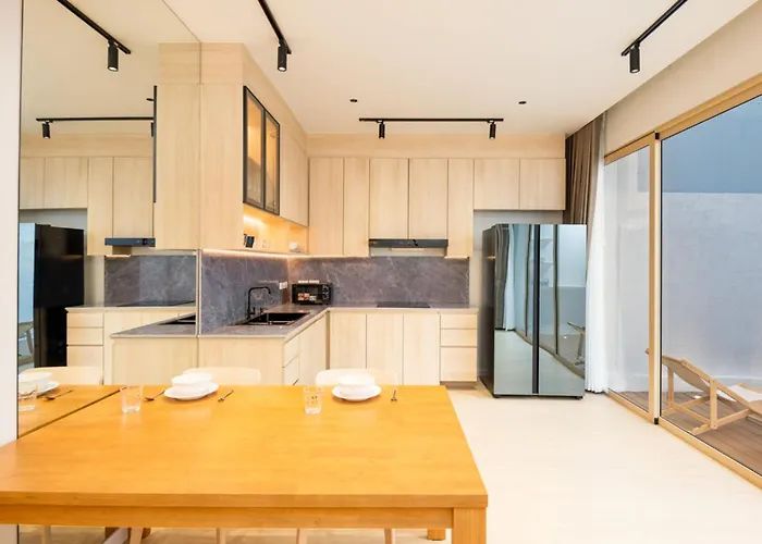 Spacious 4br Muji With Loft Pool In Ekkamai *