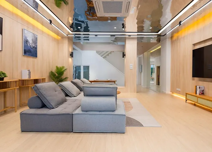 Spacious 4br Muji With Loft Pool In Ekkamai 빌라 방콕