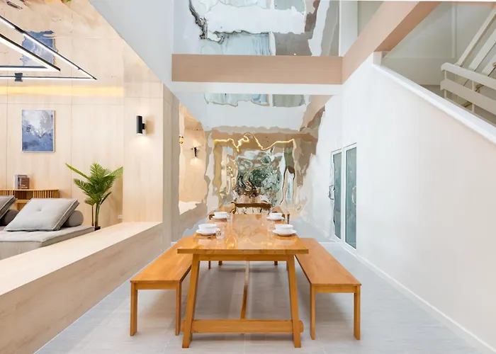 Spacious 4br Muji With Loft Pool In Ekkamai 빌라 방콕