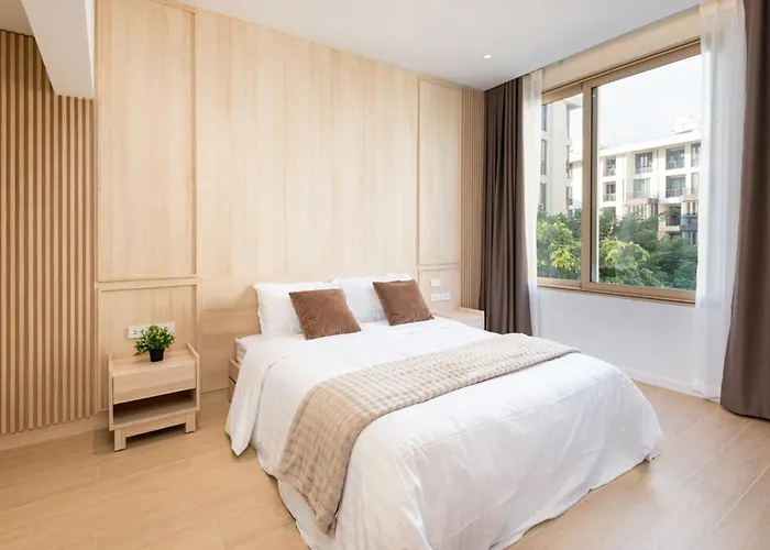 Spacious 4br Muji With Loft Pool In Ekkamai 빌라