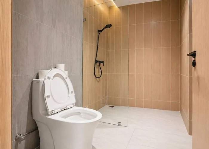 Spacious 4br Muji With Loft Pool In Ekkamai 빌라 *