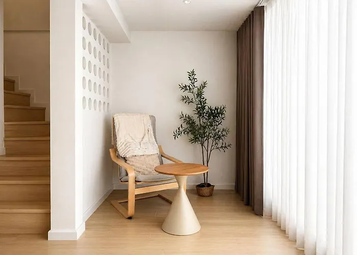 Spacious 4br Muji With Loft Pool In Ekkamai 빌라